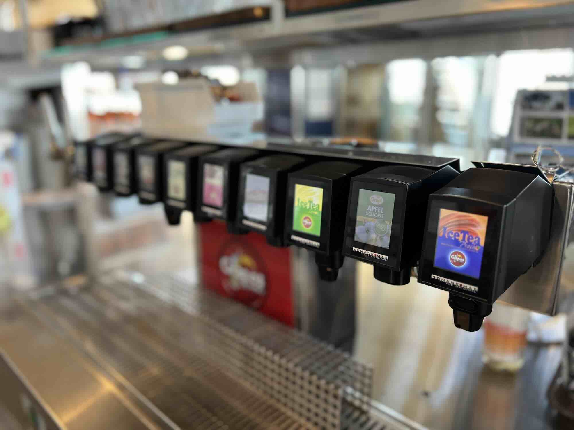 Moderne Schankanlage von Grapos Schweiz AG für effizienten Getränkeausschank in der Gastronomie